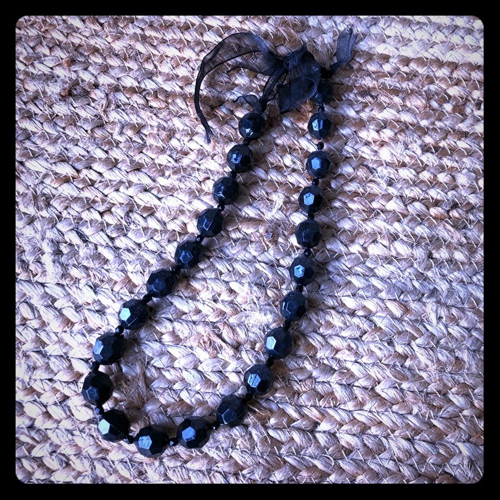Classy black iridescent round beaded necklace